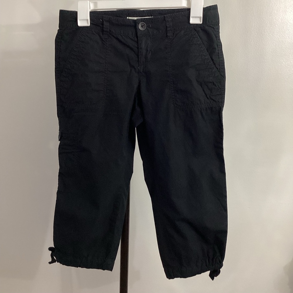Ann Taylor LOFT Black Cropped Cargo Pants - Women’s Size 0P